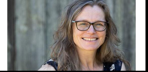 Photo of a smiling Lynn Dicks