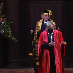 A photo from the ceremony of António Guterres receiving his honorary degree from Cambridge.